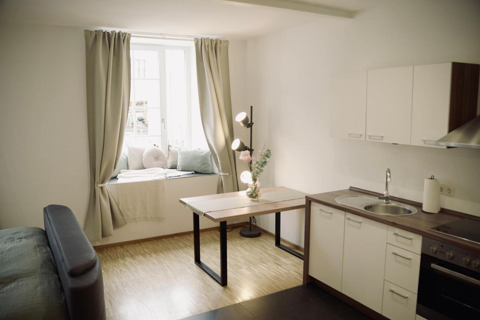 De La Vie Reutlingen - Altstadt Apartment An Stadthalle & Am Marktplatz المظهر الخارجي الصورة